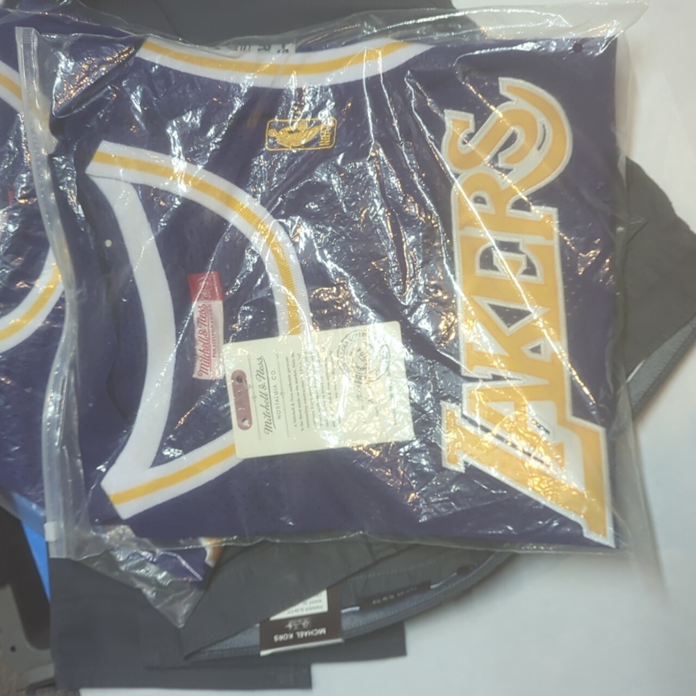 Kobe Bryant Lakers jersey